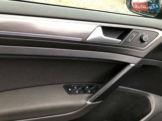 Синий Фольксваген e-Golf, объемом двигателя 0 л и пробегом 89 тыс. км за 12999 $, фото 8 на Automoto.ua