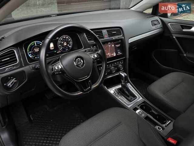 Синий Фольксваген e-Golf, объемом двигателя 0 л и пробегом 140 тыс. км за 11750 $, фото 24 на Automoto.ua