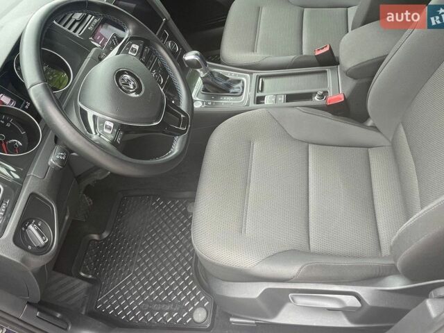 Синий Фольксваген e-Golf, объемом двигателя 0 л и пробегом 112 тыс. км за 12700 $, фото 7 на Automoto.ua