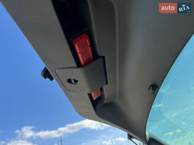 Синий Фольксваген e-Golf, объемом двигателя 0 л и пробегом 137 тыс. км за 14200 $, фото 31 на Automoto.ua