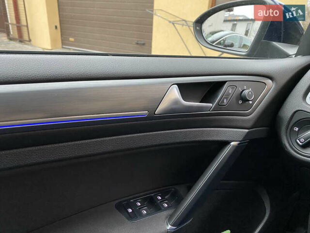 Синий Фольксваген e-Golf, объемом двигателя 0 л и пробегом 124 тыс. км за 15200 $, фото 8 на Automoto.ua