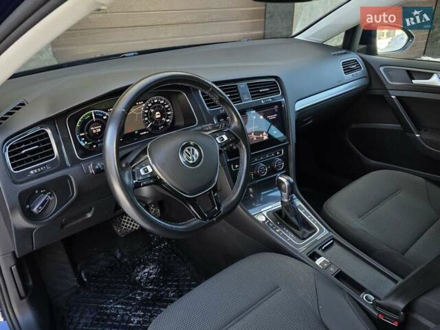 Синій Фольксваген e-Golf, об'ємом двигуна 0 л та пробігом 140 тис. км за 12299 $, фото 23 на Automoto.ua