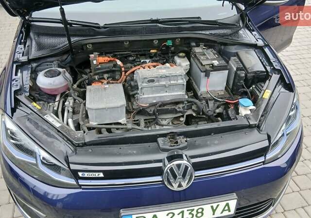 Синий Фольксваген e-Golf, объемом двигателя 0 л и пробегом 152 тыс. км за 13000 $, фото 11 на Automoto.ua