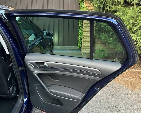 Синий Фольксваген e-Golf, объемом двигателя 0 л и пробегом 74 тыс. км за 14900 $, фото 12 на Automoto.ua