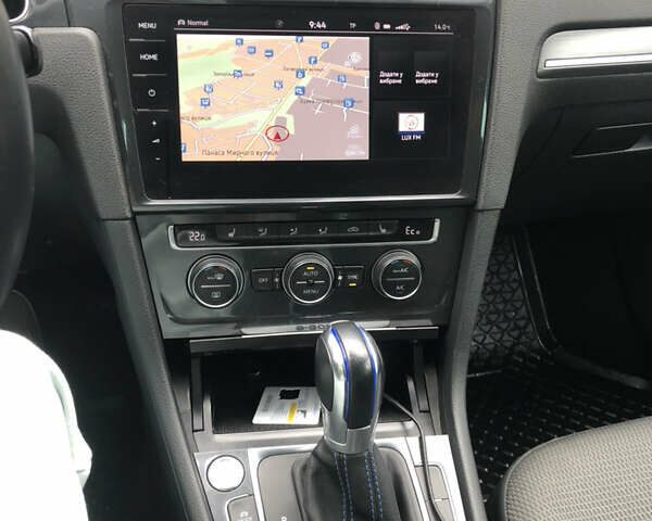 Синий Фольксваген e-Golf, объемом двигателя 0 л и пробегом 110 тыс. км за 13500 $, фото 13 на Automoto.ua
