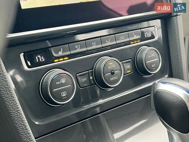 Синій Фольксваген e-Golf, об'ємом двигуна 0 л та пробігом 130 тис. км за 12970 $, фото 38 на Automoto.ua