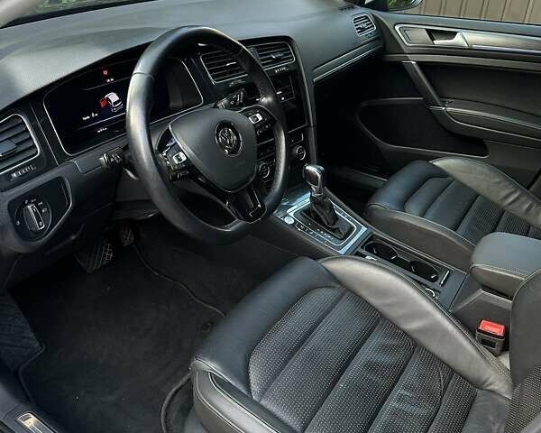 Синий Фольксваген e-Golf, объемом двигателя 0 л и пробегом 74 тыс. км за 14900 $, фото 19 на Automoto.ua
