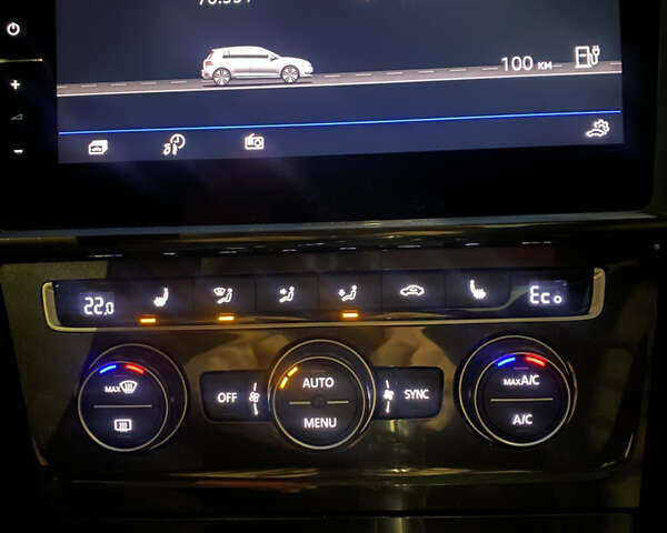 Синий Фольксваген e-Golf, объемом двигателя 0 л и пробегом 174 тыс. км за 12300 $, фото 5 на Automoto.ua