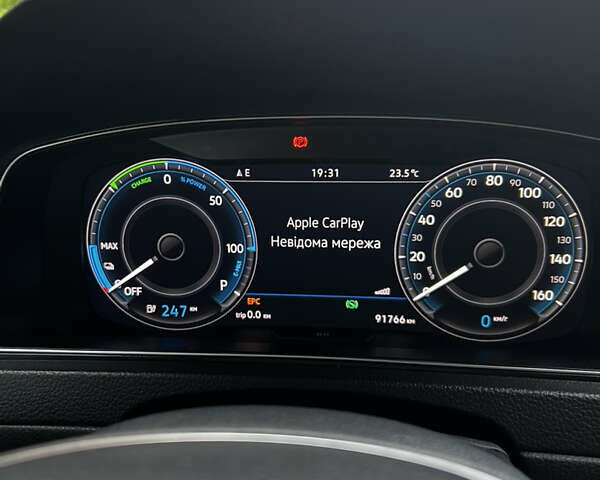 Синий Фольксваген e-Golf, объемом двигателя 0 л и пробегом 91 тыс. км за 15450 $, фото 7 на Automoto.ua