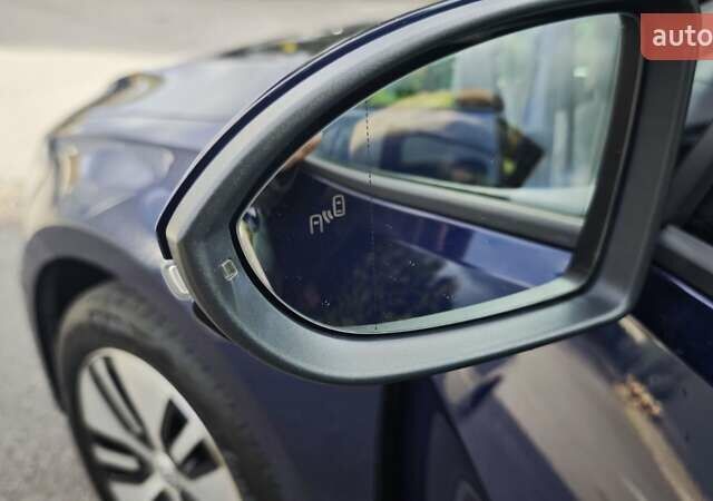 Синий Фольксваген e-Golf, объемом двигателя 0 л и пробегом 84 тыс. км за 13900 $, фото 12 на Automoto.ua