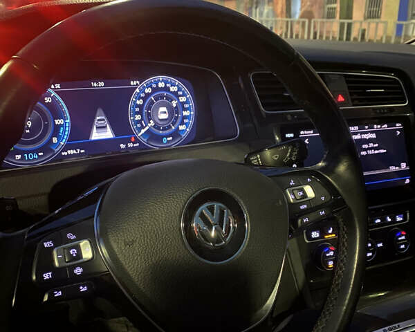 Синий Фольксваген e-Golf, объемом двигателя 0 л и пробегом 174 тыс. км за 12300 $, фото 4 на Automoto.ua