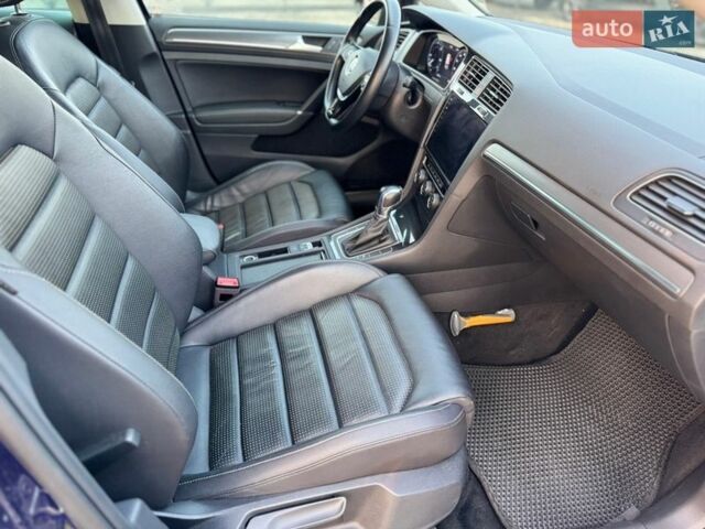 Синий Фольксваген e-Golf, объемом двигателя 0 л и пробегом 79 тыс. км за 14400 $, фото 23 на Automoto.ua
