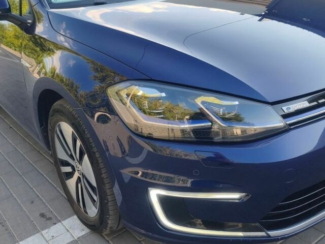 Синий Фольксваген e-Golf, объемом двигателя 0 л и пробегом 151 тыс. км за 12800 $, фото 11 на Automoto.ua