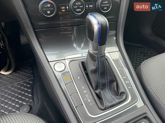 Синій Фольксваген e-Golf, об'ємом двигуна 0 л та пробігом 96 тис. км за 13250 $, фото 54 на Automoto.ua