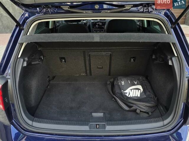 Синий Фольксваген e-Golf, объемом двигателя 0 л и пробегом 140 тыс. км за 11999 $, фото 26 на Automoto.ua