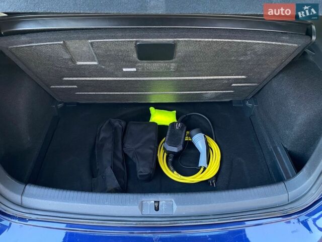 Синій Фольксваген e-Golf, об'ємом двигуна 0 л та пробігом 161 тис. км за 12599 $, фото 23 на Automoto.ua