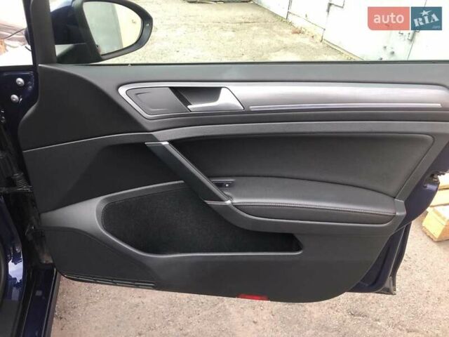 Синий Фольксваген e-Golf, объемом двигателя 0 л и пробегом 80 тыс. км за 16500 $, фото 17 на Automoto.ua