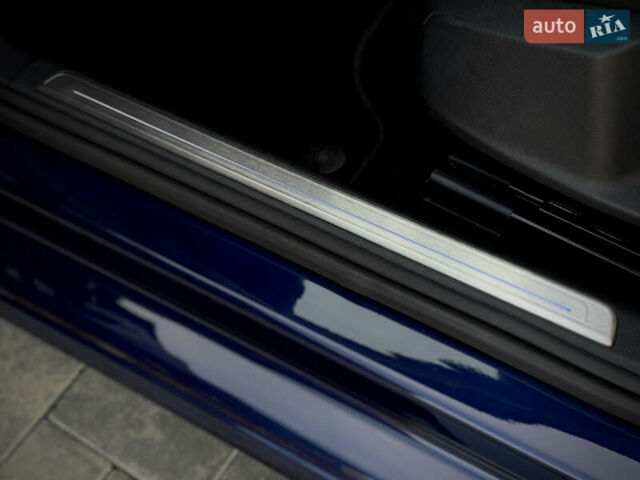 Синій Фольксваген e-Golf, об'ємом двигуна 0 л та пробігом 127 тис. км за 12950 $, фото 43 на Automoto.ua
