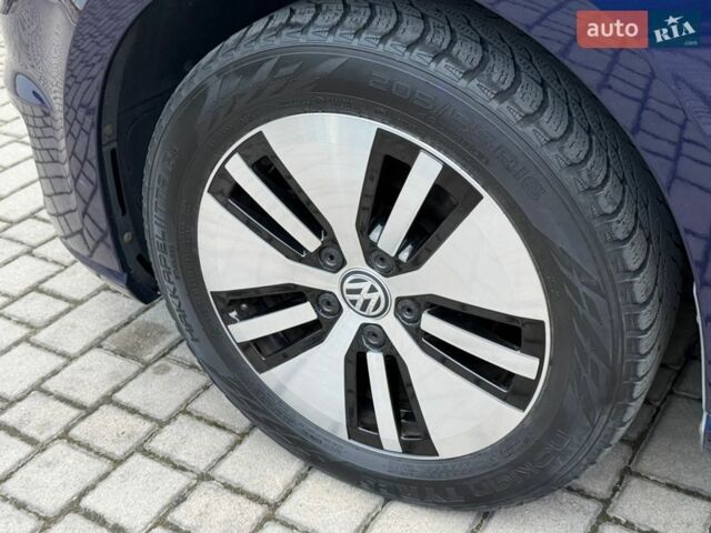 Синій Фольксваген e-Golf, об'ємом двигуна 0 л та пробігом 96 тис. км за 13250 $, фото 28 на Automoto.ua