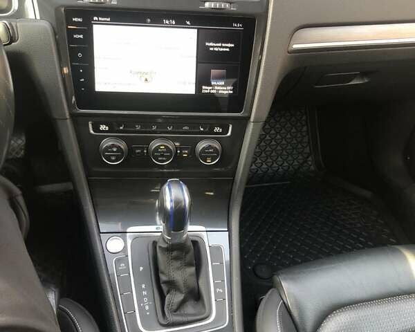 Синий Фольксваген e-Golf, объемом двигателя 0 л и пробегом 80 тыс. км за 16500 $, фото 5 на Automoto.ua