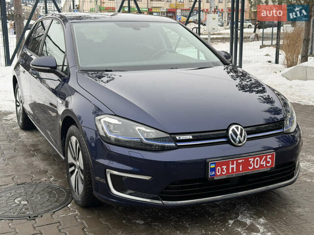 Синий Фольксваген e-Golf, объемом двигателя 0 л и пробегом 96 тыс. км за 12900 $, фото 1 на Automoto.ua