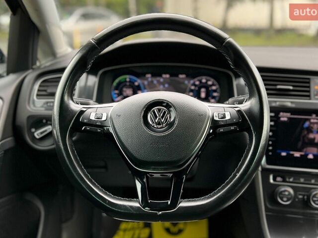 Синий Фольксваген e-Golf, объемом двигателя 0 л и пробегом 211 тыс. км за 12300 $, фото 9 на Automoto.ua