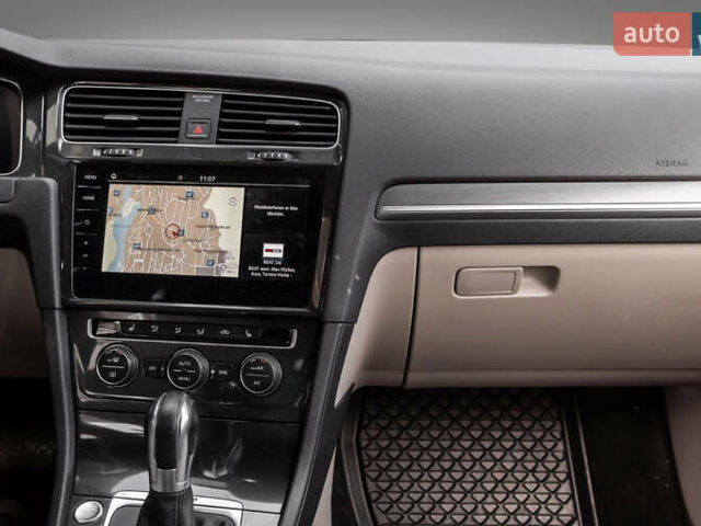 Синий Фольксваген e-Golf, объемом двигателя 0 л и пробегом 132 тыс. км за 12890 $, фото 19 на Automoto.ua
