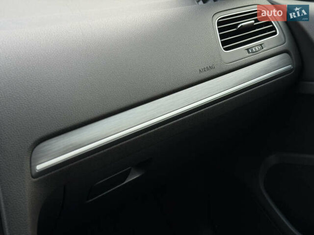 Синій Фольксваген e-Golf, об'ємом двигуна 0 л та пробігом 127 тис. км за 12950 $, фото 76 на Automoto.ua