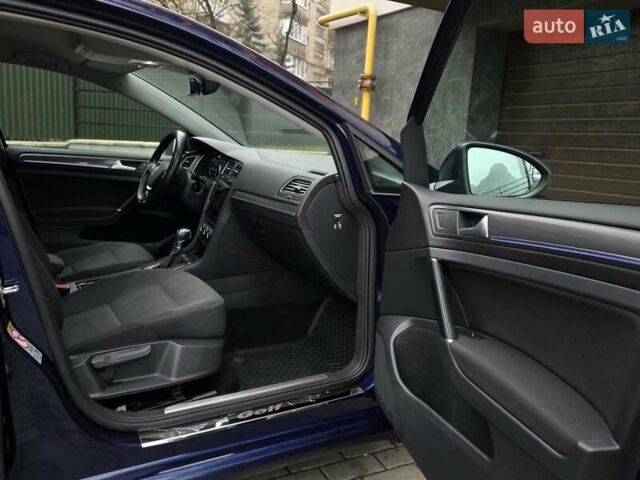 Синий Фольксваген e-Golf, объемом двигателя 0 л и пробегом 140 тыс. км за 11750 $, фото 33 на Automoto.ua