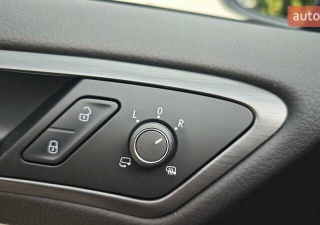 Синий Фольксваген e-Golf, объемом двигателя 0 л и пробегом 84 тыс. км за 13900 $, фото 14 на Automoto.ua