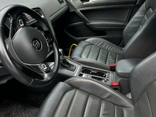 Синий Фольксваген e-Golf, объемом двигателя 0 л и пробегом 80 тыс. км за 16500 $, фото 15 на Automoto.ua