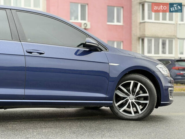 Синий Фольксваген e-Golf, объемом двигателя 0 л и пробегом 93 тыс. км за 14555 $, фото 13 на Automoto.ua