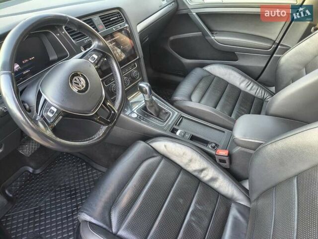 Синий Фольксваген e-Golf, объемом двигателя 0 л и пробегом 105 тыс. км за 13200 $, фото 42 на Automoto.ua