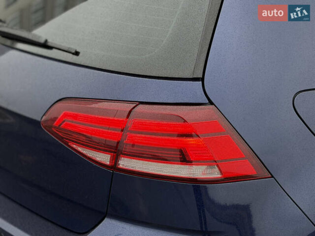 Синий Фольксваген e-Golf, объемом двигателя 0 л и пробегом 93 тыс. км за 14555 $, фото 10 на Automoto.ua