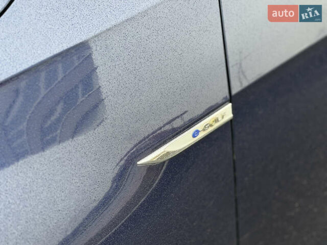 Синий Фольксваген e-Golf, объемом двигателя 0 л и пробегом 93 тыс. км за 14555 $, фото 6 на Automoto.ua