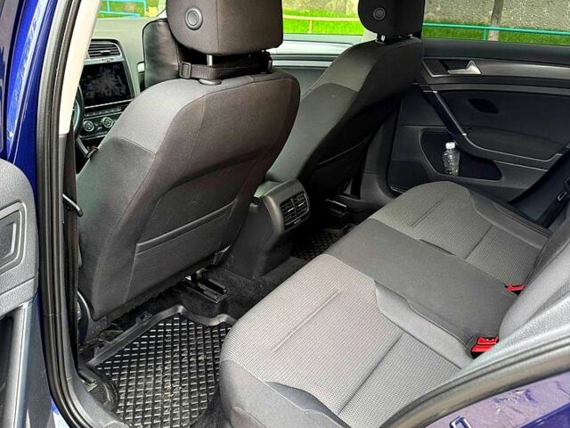 Синий Фольксваген e-Golf, объемом двигателя 0.14 л и пробегом 71 тыс. км за 15000 $, фото 4 на Automoto.ua
