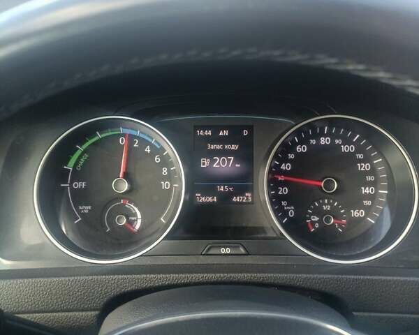 Синий Фольксваген e-Golf, объемом двигателя 0 л и пробегом 125 тыс. км за 14061 $, фото 4 на Automoto.ua