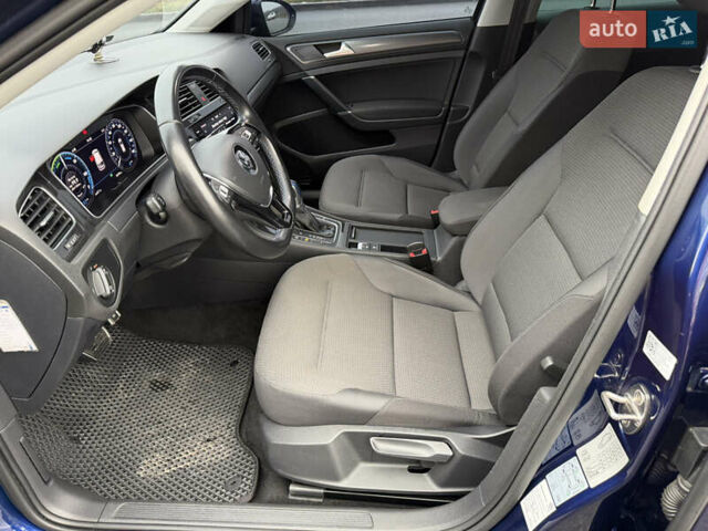 Синий Фольксваген e-Golf, объемом двигателя 0 л и пробегом 93 тыс. км за 14555 $, фото 33 на Automoto.ua