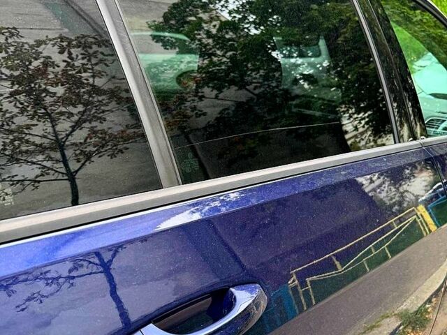 Синий Фольксваген e-Golf, объемом двигателя 0.14 л и пробегом 71 тыс. км за 15000 $, фото 2 на Automoto.ua