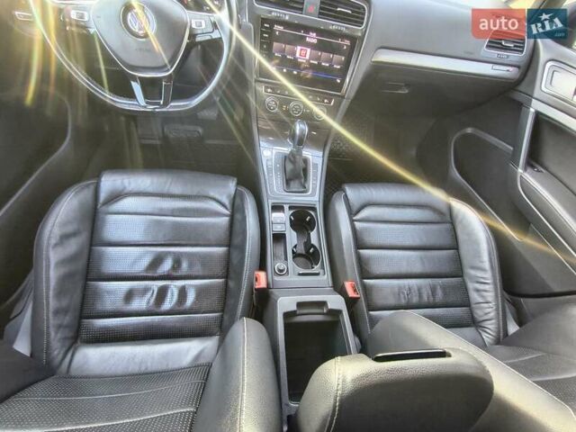 Синий Фольксваген e-Golf, объемом двигателя 0 л и пробегом 105 тыс. км за 13200 $, фото 59 на Automoto.ua