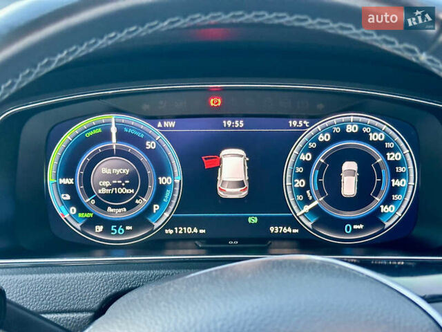 Синий Фольксваген e-Golf, объемом двигателя 0 л и пробегом 93 тыс. км за 14350 $, фото 43 на Automoto.ua