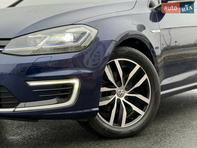 Синий Фольксваген e-Golf, объемом двигателя 0 л и пробегом 93 тыс. км за 14555 $, фото 3 на Automoto.ua