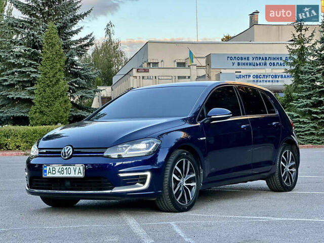 Синий Фольксваген e-Golf, объемом двигателя 0 л и пробегом 93 тыс. км за 14350 $, фото 25 на Automoto.ua