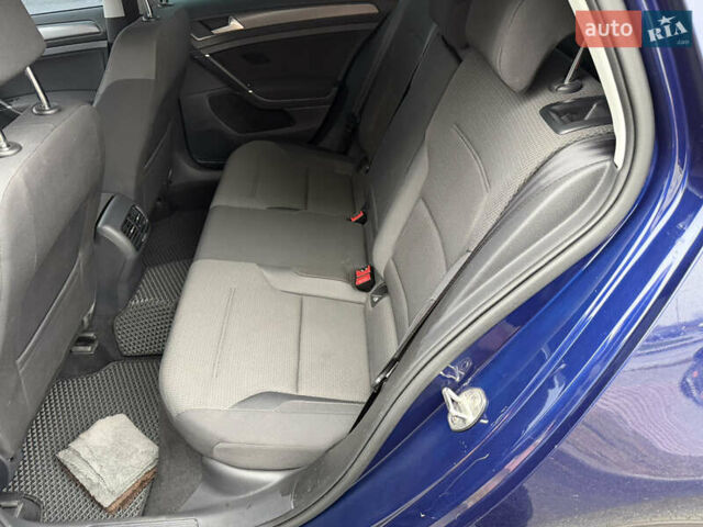 Синий Фольксваген e-Golf, объемом двигателя 0 л и пробегом 93 тыс. км за 14555 $, фото 52 на Automoto.ua