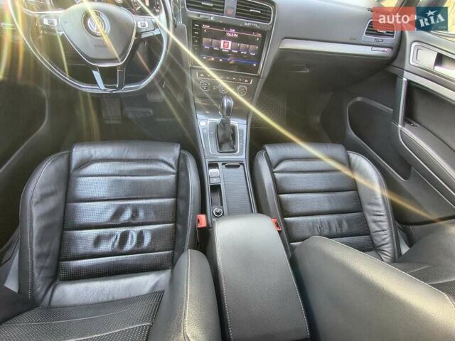 Синий Фольксваген e-Golf, объемом двигателя 0 л и пробегом 105 тыс. км за 13200 $, фото 60 на Automoto.ua