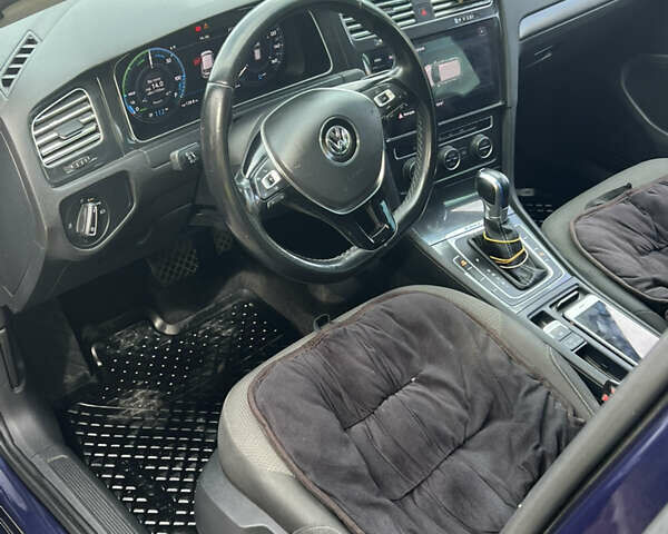 Синий Фольксваген e-Golf, объемом двигателя 0 л и пробегом 139 тыс. км за 13000 $, фото 2 на Automoto.ua