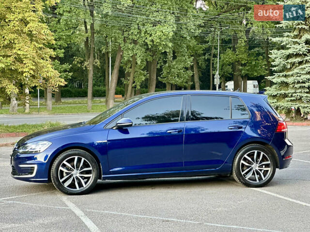 Синий Фольксваген e-Golf, объемом двигателя 0 л и пробегом 93 тыс. км за 14350 $, фото 23 на Automoto.ua