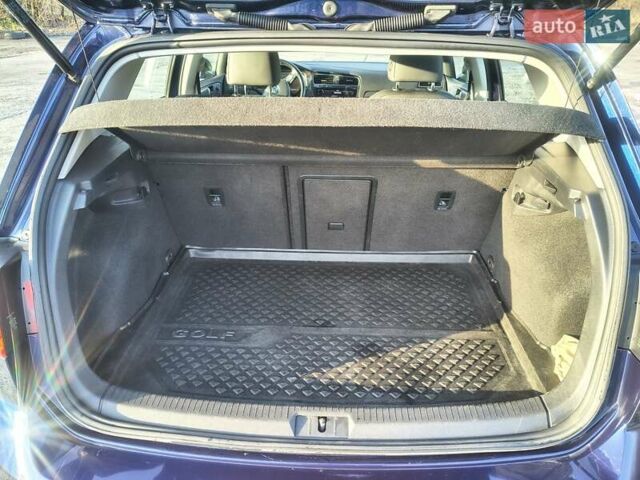 Синий Фольксваген e-Golf, объемом двигателя 0 л и пробегом 105 тыс. км за 13200 $, фото 44 на Automoto.ua
