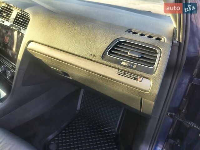 Синий Фольксваген e-Golf, объемом двигателя 0 л и пробегом 105 тыс. км за 13200 $, фото 53 на Automoto.ua