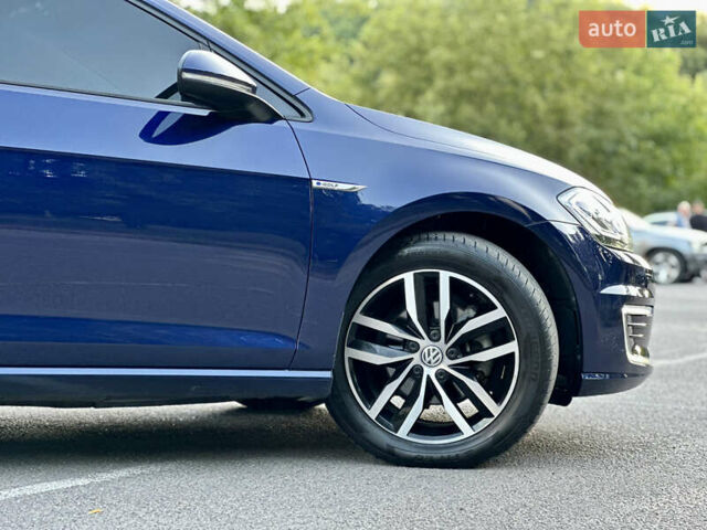 Синий Фольксваген e-Golf, объемом двигателя 0 л и пробегом 93 тыс. км за 14350 $, фото 9 на Automoto.ua